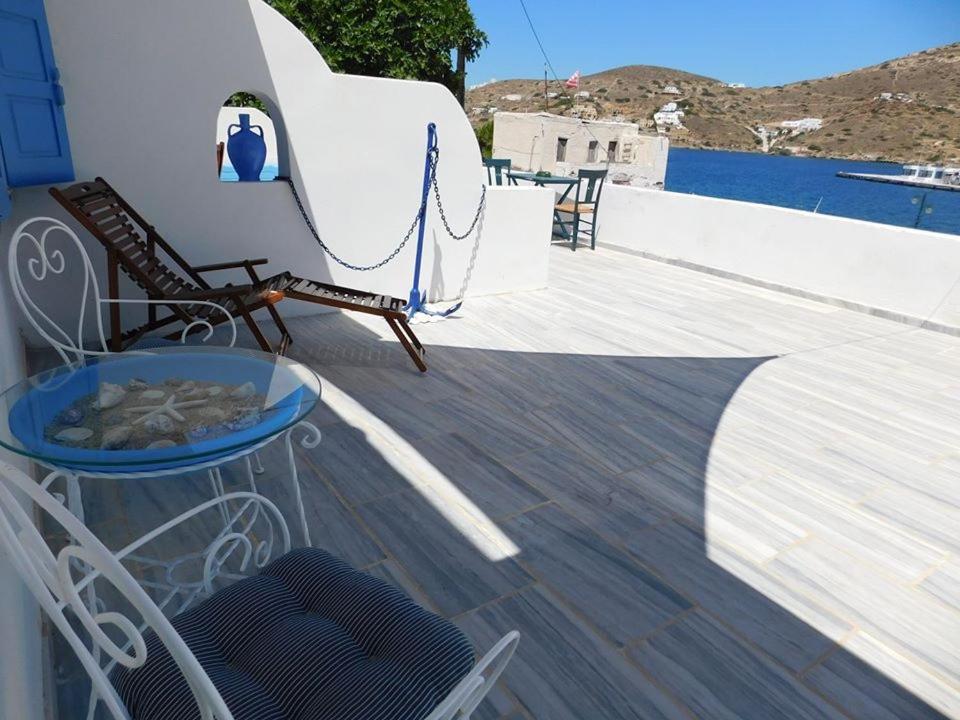 Yacht Front Apartment - Νο 2 イオス島 チョーラ エクステリア 写真