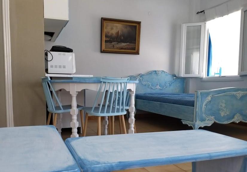 Yacht Front Apartment - Νο 2 イオス島 チョーラ エクステリア 写真