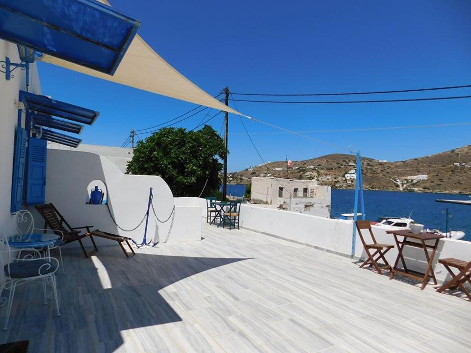 Yacht Front Apartment - Νο 2 イオス島 チョーラ エクステリア 写真
