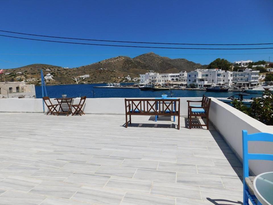 Yacht Front Apartment - Νο 2 イオス島 チョーラ エクステリア 写真
